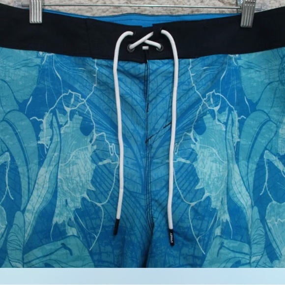 NWT OAKLEY Blue Channel Floral Board Shorts Swim trunk Hawaiian 4 way stretch - Picture 4 of 11